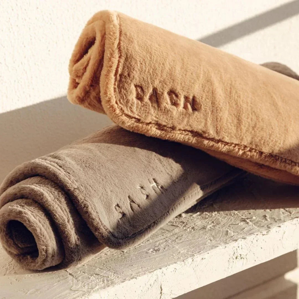 Blankets-DoubleWeightedLuxuryBlanket12_1800x1800_a7e09c22-0053-42f2-a984-8eeaf2bd1c51.jpg